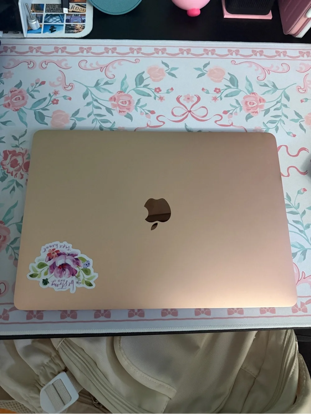 MacBook Air M1 Chip 2020 13.3 Inch Display Rosegold